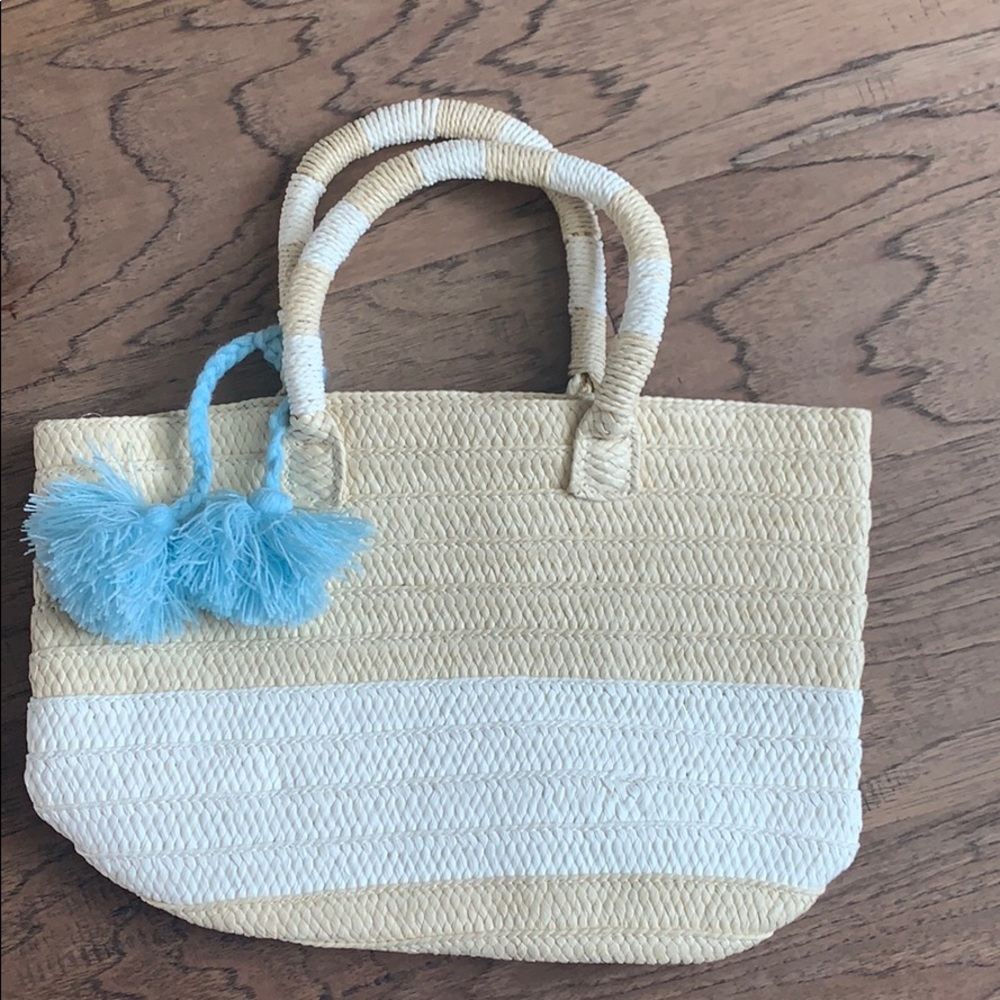Altru made for good straw beach bag